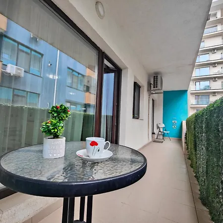 Апартаменты Delfin - 100m De La Plaja